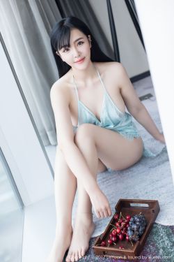 美女露胸裸体直播